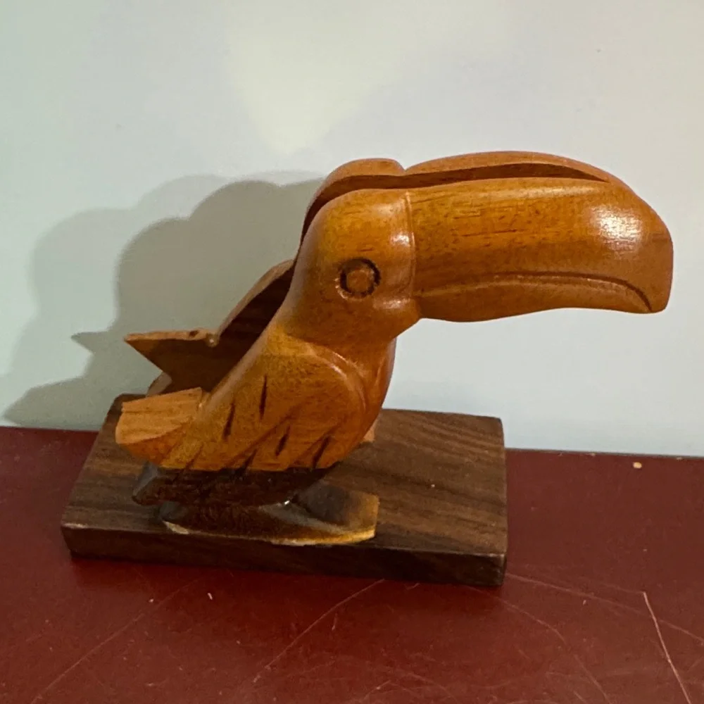 Vintage hand-carved wooden toucan figurine (MCM)